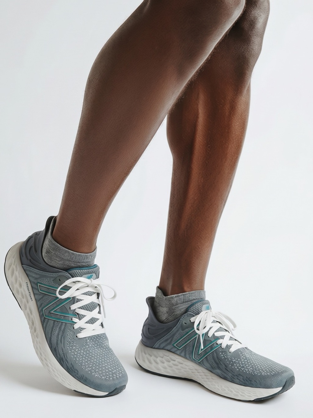 New Balance men’s  Size‎ 9 Running Shoes Sneaker Fresh Foam 1080G11 green White